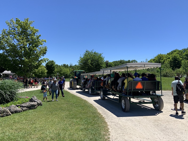 scenic caves tractor ride